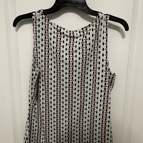 Calvin Klein women’s  cowl neck shell Sleeveless top in Size Medium - Picture 4 of 4